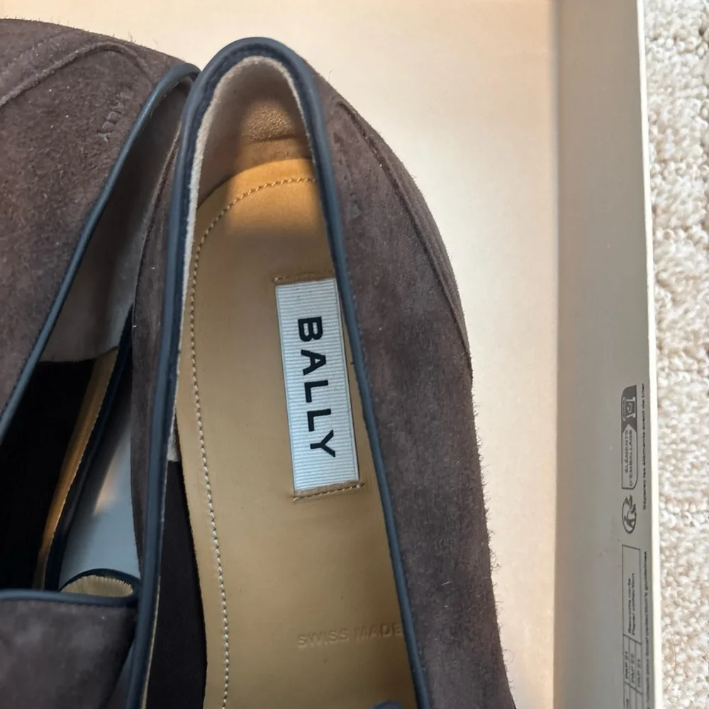 Bally Italian Windsor U Brown Suede Penny Loafers
